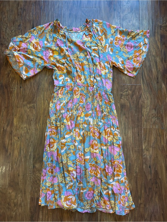 Dresses & Skirts - Women's Floral Midi Dress in Blue, Pink & Gold